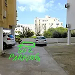 Warm Design 3br, 7-min Walk, Peaceful * Larnaca