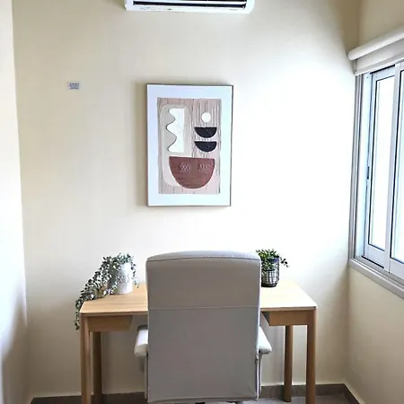 Warm Design 3br, 7-min Walk, Peaceful * Larnaca