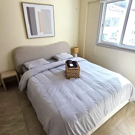 Warm Design 3br, 7-min Walk, Peaceful * Larnaca