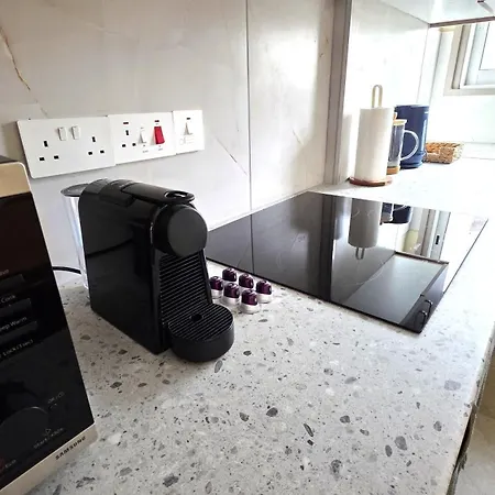 Warm Design 3br, 7-min Walk, Peaceful Апартаменты
