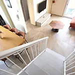 Warm Design 3br, 7-min Walk, Peaceful *