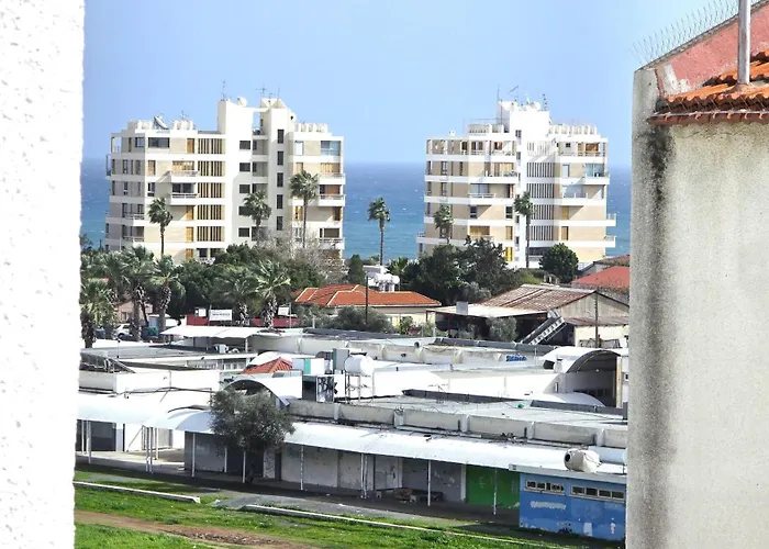 Warm Design 3br, 7-min Walk, Peaceful *