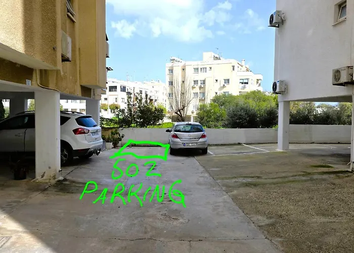 Warm Design 3br, 7-min Walk, Peaceful * ラルナカ